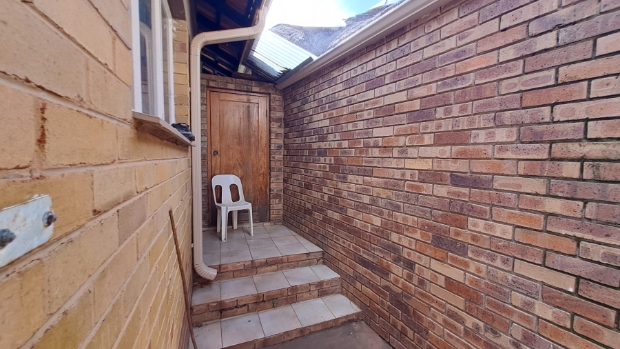 5 Bedroom Property for Sale in Fichardt Park Free State